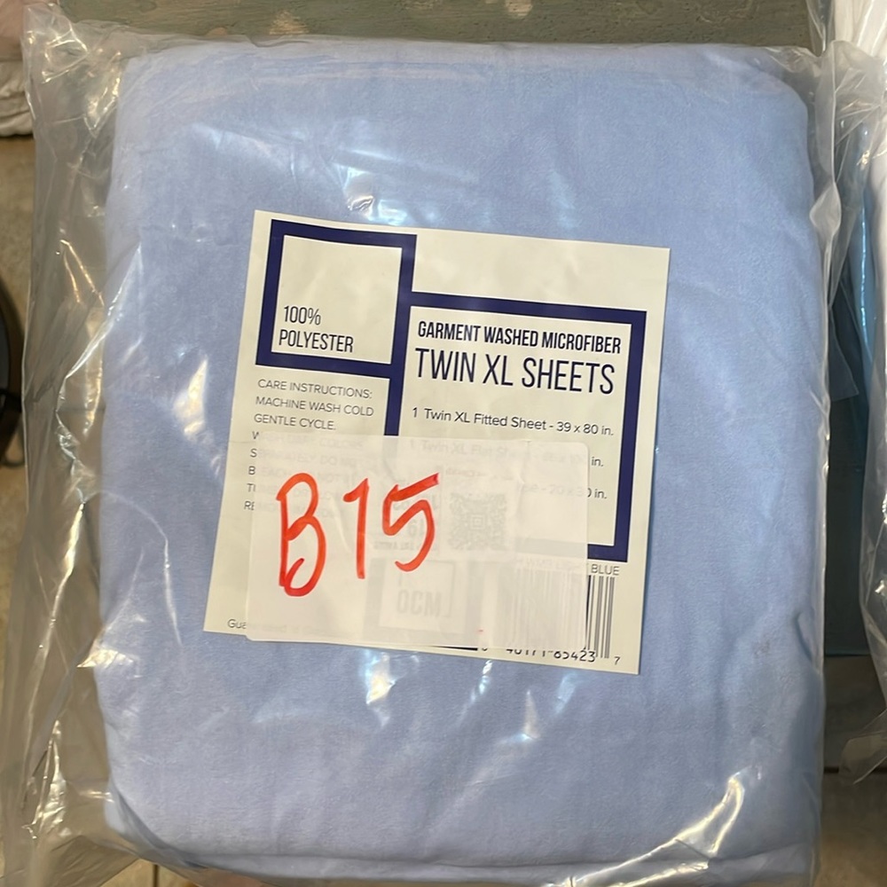 NWT Microfiber sheet set size twin xl